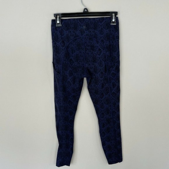 Athleta Ultimate Stash Pocket 7/8 Tight Leggings - Picture 2 of 7